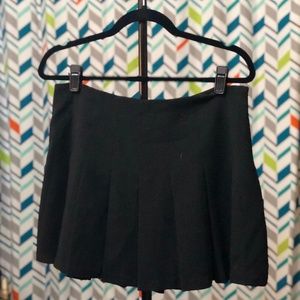 2/$10 or 4/$15! F21 Pleated Mini Skirt